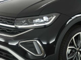 【IQ.LEDヘッドライト】フロントカメラで対向車や先行車を検知し、最適な配光を可能とした最新のヘッドライトシステムです。