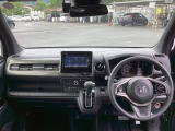 フロントガラスが大きく、ワイドな視界で運転もしやすくなるように、設計されています。