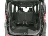 サードシートを格納すると大きな荷台スペースとなります サードシートを起こした状態でも荷物はもちろん詰めます 使用用途に応じてアレンジしてください