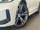 BMW純正アロイホイールはモデルやパッケージに合わせてデザインされています。洗練されたデザインで、足元の個性を引き立てます。