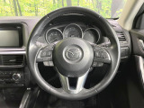 【純正革巻きステアリング】上質な革を使用することで、手にしっかり馴染みとても運転しやすいハンドルです♪
