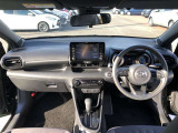 シンプルながら機能性溢れる運転席廻りです。視界性もよく、運転しやすいですよ。