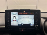 パノラミックビューモニターシステムが付いているので車の上から見た映像が確認できますよ。