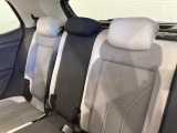シートは適度な硬さによって長時間の運転でも疲れにくいと定評があります。国産車とは全く違った座り心地ですが、長年培われた欧州の椅子文化をご体感ください。