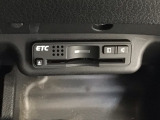 【ETC車載器】もはや必須アイテムのETCを搭載!高速道路のご利用時にとても便利!わずらわしい料金所での現金支払いが不要となりスムーズに通過できます♪
