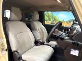 運転席シート廻りは使用感も少なく、良好な状態となっています。丁寧に使われていたことがよくわかりますね。