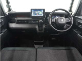 ◆視界広々で非常に運転しやすくロングドライブでも疲れを感じさせないすっきりとまとまったインパネ周りです。