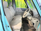 運転席シート廻りは使用感も少なく、良好な状態となっています。前オーナー様が丁寧に使っていたことがよくわかりますね。