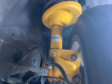 【ビルシュタイン製ダンパー】高速走行時の車両安定性を向上させてくれる人気の装備。街乗りの乗り心地も犠牲にせず、スポーティな走行をお楽しみいただけます♪