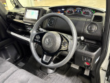 【Honda SENSING装備】ミリ波レーダーとカメラを用いた先進の安全運転支援システムです。衝突軽減ブレーキに始まり、車線維持支援システム、標識認識機能など7つの支援で安全運転をサポート!