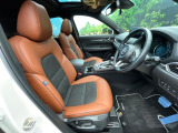 運転席シート廻りは使用感も少なく、良好な状態となっています。丁寧に使われていたことがよくわかりますね。