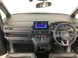 【前方視界】開放的な前方視界!運転がしやすく疲れにくいです♪窓が大きく、見通しがとっても良いおクルマですよ♪