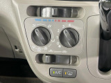 寒い冬も暑い夏も全席に快適な空調を届けてくれる、ダイヤル式エアコンを装備♪