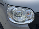 夜間走行の様々な局面に向けて、LEDヘッドランプで視認性をしっかり確保☆ハロゲンヘッドランプのおおよそ2倍の光量で、広範囲に明るくドライバーをサポートしてくれます。