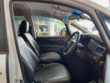 運転席シート廻りは使用感も少なく、良好な状態となっています。丁寧に使われていたことがよくわかりますね。