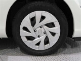タイヤサイズは185/60R15です。