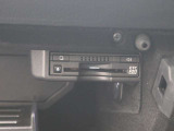 広がる運転支援サービスETC2.0搭載。全国の高速道路に設置されたITSスポットと双方向通信を図り、広域な道路交通情報や安全運転をサポートする情報を得て、音声やナビ画面上にタイムリーにお知らせします。