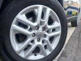 ●純正アルミホイール:輸入車ならではの卓越した走りを支えるホイールと足回りです!日本車の走りに慣れている方にもぜひ体感して頂きたい程高いレベルでまとまっています!