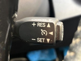 【クルーズコントロール】高速道路もラクラク走行。アクセルを離しても一定速度で走行ができ、長距離運転時の負担を軽減!加速・減速も簡単なスイッチ操作で調整できます。