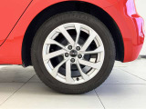 お車をより美しい状態でお乗りいただけるよう、ボディーコーティングも各種取り揃えております!