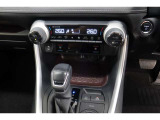 【トヨタ高品質CAR洗浄 『まるまるクリン』】 シート等の汚れ・エアコン内部・天井などに染み付いた臭いも根こそぎ消臭洗浄!ボディに付着している頑固な汚れ、ルームの油汚れを丁寧に洗浄コーティング!