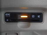 ETC付。高速道路の料金所はキャッシュレスで通過です。サービスエリア等にあるスマートインターの出入りも利用可能でとっても便利。ご納車後すぐにお使い頂けるようセットアップしてのお渡しとなります。