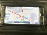 スマートフォン感覚で使いこなせるタッチディスプレイや、自然な対話で目的地を設定できる音声認識機能に対応したAVナビゲーションシステムです。ETC2.0と連動したリアルタイム交通情報も受信します。