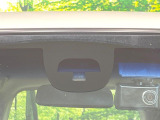 【シティブレーキアクティブシステム】低速走行中に前方の車両等を認識し、衝突しそうな時は警報とブレーキで衝突回避と被害軽減をアシスト。より安全にドライブをお楽しみいただけます。