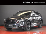 中古車専門再生工場にて熟練専任スタッフが丁寧に清掃、仕上げを実施しております。また、お客様に安心してご検討いただける様、公取協が定める基準に基づき車両検査を実施し、車両状態評価証を発行しております。