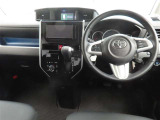 ぜひ展示車の運転席に座ってみてください。
