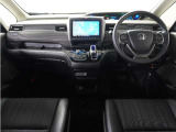 ◆視界広々で非常に運転しやすくロングドライブでも疲れを感じさせないすっきりとまとまったインパネ周りです。