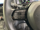ステアリングにオーディオ操作スイッチが付いています。オーディオ画面に直接タッチしなくても操作が出来ますので、運転に集中できます。