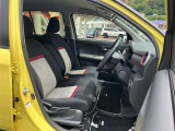 運転席・助手席です
