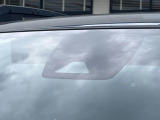 【トヨタセーフティセンス】走行中に前方の車両等を認識し、衝突しそうな時は警報とブレーキで衝突回避と被害軽減をアシスト。より安全にドライブをお楽しみいただけます。