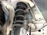お車を安心してお乗りいただく為には、足回りの定期点検が欠かせません。サービスサポート(有償保証)では無料点検もご提供しており、安心のカーライフをお過ごしいただけるサポート体制が整っています。
