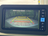 【バックカメラ】駐車時に後方がリアルタイム映像で確認できます。大型商業施設や立体駐車場での駐車時や、夜間のバック時に大活躍!運転スキルに関わらず、今や必須となった装備のひとつです!