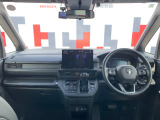 インパネ全体:視界が開けて前が見やすい設計です!安全に運転できます!