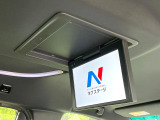 【フリップダウンモニター】12.1型大画面モニターで後席でもエンタメをお楽しみいただけます。小さなお子様にも大人気の装備です♪