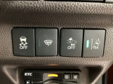 衝突の危険がある時に警告してくれる衝突軽減ブレーキ。車線を外れそうな時に警告し、ステアリング制御してくれる路外逸脱制御機能搭載!