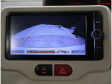 バックモニター付き。駐車の際のサポートとなり、必須アイテムのひとつですよね。それでも、バックする際は必ずご自身の目で確認をしてください。