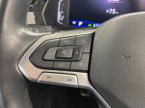 ◆クルーズコントロールにレーダーセンサーを組み合わせ、先行車を測定し設定されたスピードを上限に自動で加減速を行います。一定の車間距離を維持することで、長距離走行でのドライバーの疲労を低減させます。