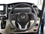 【運転席まわり】Honda独自の設計思想に基づき、自然に手を伸ばした先に操作したいものがあるようレイアウトを追求 !
