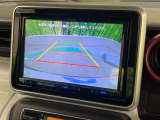 【バックカメラ】駐車時に後方がリアルタイム映像で確認できます。大型商業施設や立体駐車場での駐車時や、夜間のバック時に大活躍!運転スキルに関わらず、今や必須となった装備のひとつです!