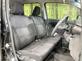 運転席シート廻りは使用感も少なく、良好な状態となっています。前オーナー様が丁寧に使っていたことがよくわかりますね。