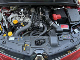 1.3L 4気筒ターボエンジンは1,600rpmから最大トルクを生み出し、市街地から高速道路まであらゆるシーンでドライビングプレジャーと余裕のある走りを提供。