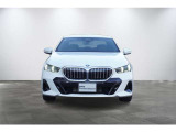 BMWのまさに「顔」ともいえる「キドニー・グリル」は、他の追随を許さない存在感を誇り、「キドニー・グリル」を見かけただけでBMWの風格を感じさせます!!