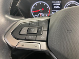 ◆クルーズコントロールにレーダーセンサーを組み合わせ、先行車を測定し設定されたスピードを上限に自動で加減速を行います。一定の車間距離を維持することで、長距離走行でのドライバーの疲労を低減させます。