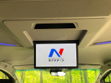 【12.8型フリップダウン】大画面モニターで後席でもエンタメをお楽しみいただけます。家族や友人とお出かけする機会が多い方に大人気です♪