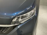 LEDヘッドライトは、点灯の瞬間から最大光量を発揮し、突然暗くなるトンネルなどでの安定感を高めます。