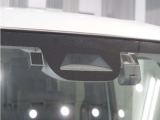 運転する人も、そうでない人も、家族みんなが安心して、自由にお出かけできる生活をサポートする先進機能。